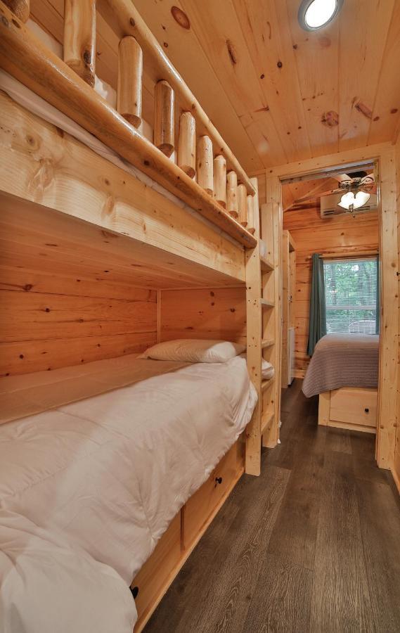Thomas Cabin Forest Tiny Cabin With Hot Tub Chattanooga Exterior foto